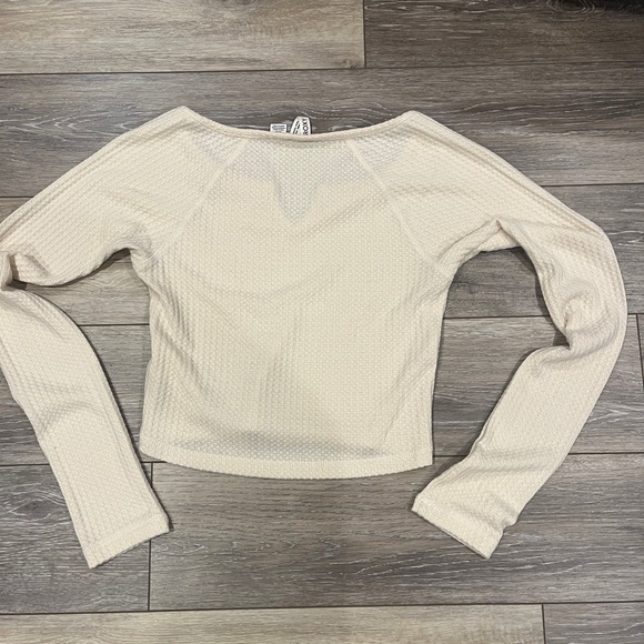 Roxy - Long Sleeve Cropped Waffle Top Solid Crew Neck Top - Picture 4 of 4